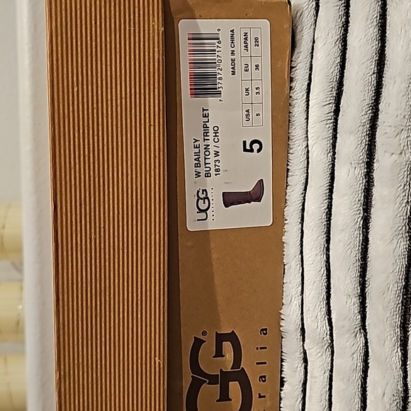 UGG Boots Bailey Button Triple, Size 5, brown - Picture 8 of 8